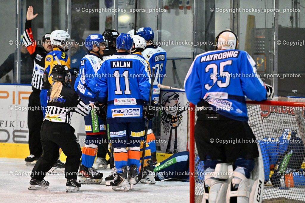 ESC SPARKASSE STEINDORF vs. 1. EHC ALTHOFEN | #35 Mayrobnig Marco ESC Steindorf, #11 Kalan Luka ESC Steindorf, Klemm Anja Referee, WIDMANN Florian Referee, ESC SPARKASSE STEINDORF vs. 1. EHC ALTHOFEN, ESC SPARKASSE STEINDORF vs. 1. EHC ALTHOFEN am 30.11.2025 in Steindorf (Ossiachersee Halle), Austria, (Photo by Bernd Stefan)