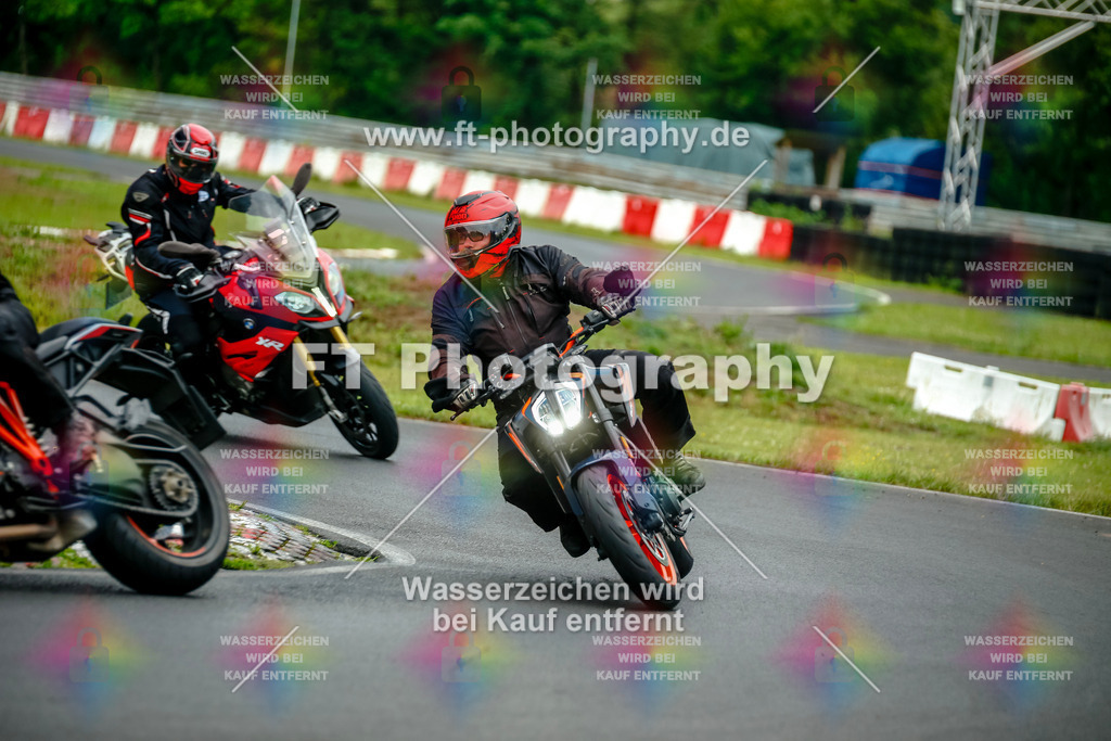 VBK-3845 | Hier findet Ihr Bilder von Touristenfahrten auf der Nürburgring Nordschleife oder von anderen Veranstaltungen die ich besucht habe. Viel Spass beim Durch Schauen 