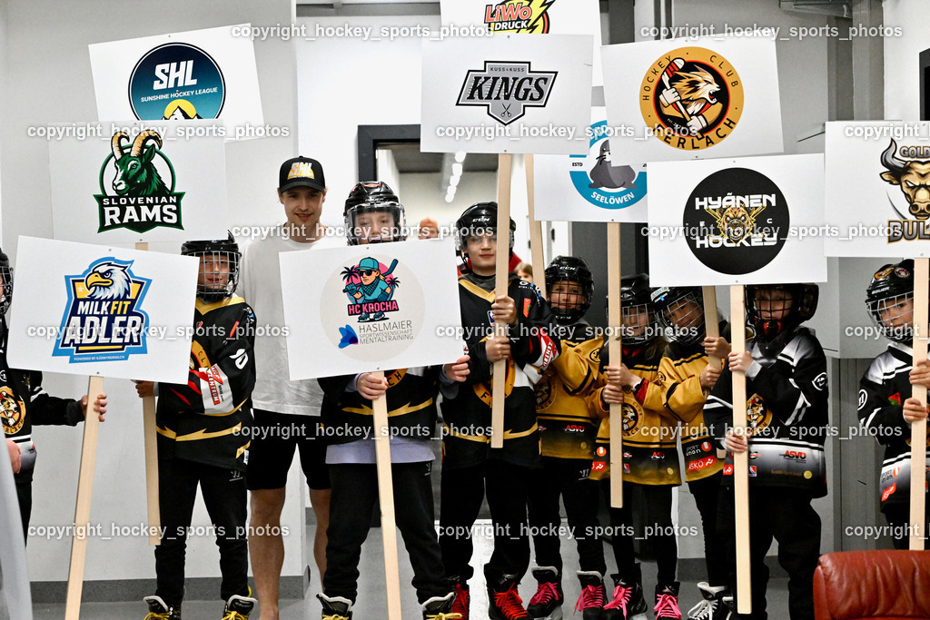 Kuss & Kuss Kings vs. Golden Bulls | Marc Kompain, Eröffnung Sunshine hockey League, Tafel Kinder, Kuss &amp; Kuss Kings vs. Golden Bulls, Kuss &amp; Kuss Kings vs. Golden Bulls am 30.05.2025 in Ferlach (HTC Eishalle Ferlach), Austria, (Photo by Bernd Stefan)