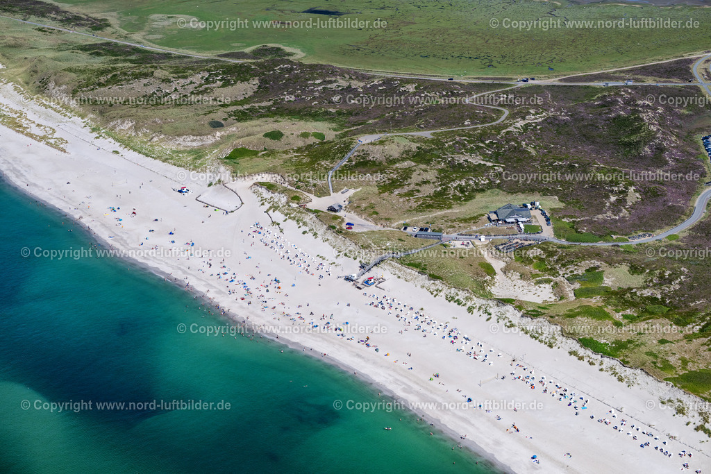 Sylt_List_Strand_Strandhalle_ELS_6548130825 | LIST AUF SYLT 21.06.2025 Standgaststätte " Strandhalle " an der Küsten- Landschaft am Sylter Ellenbogen in List im Bundesland Schleswig-Holstein, Deutschland. // Beach restaurant "Strandhalle" on the coastal landscape at the Sylter Ellenbogen in List in the federal state of Schleswig-Holstein, Germany. Foto: Martin Elsen
