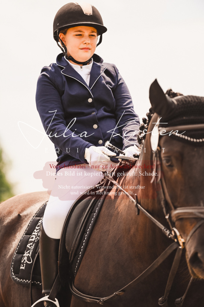 DSC_6285 | Pferde- und Turnierfotografie in Westsachsen. Pferdeportraits, Auftragszeichnungen und intuitive Kunst.