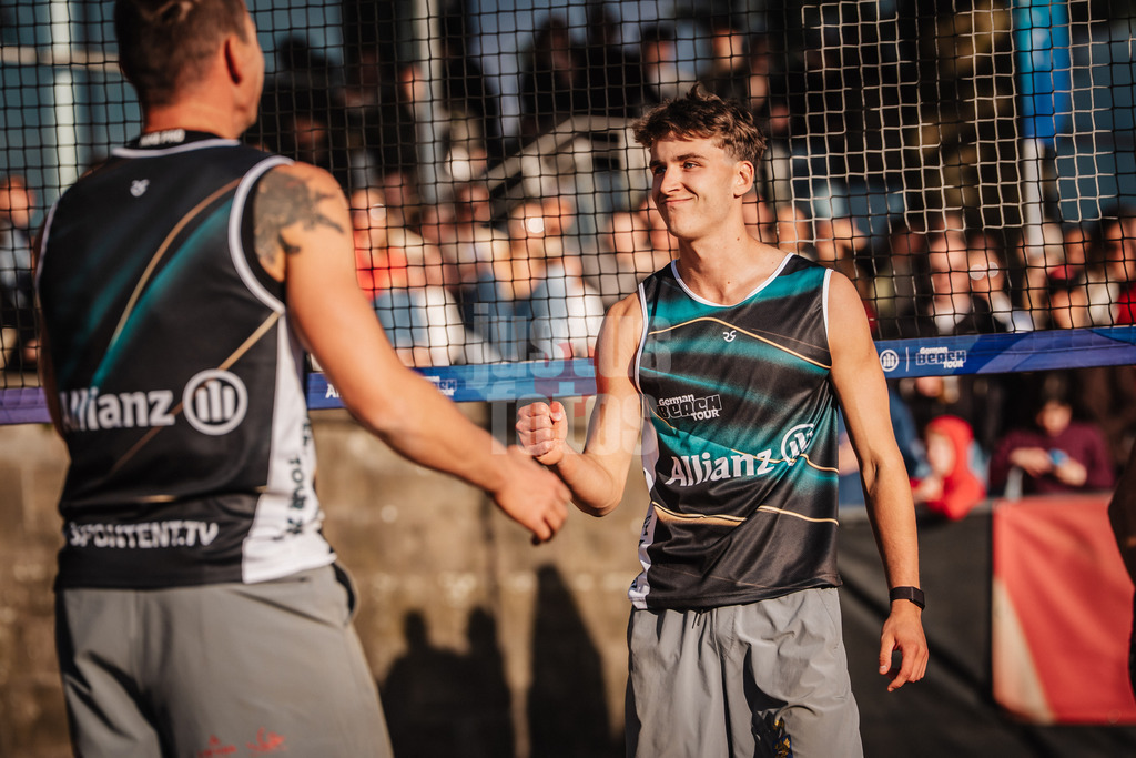 Beachvolleyball | Männer | Allianz German Beach Tour 2025 | Tourstop Düsseldorf | 17.05.2025 | v.l. Martins Plavins und Kristians Fokerots