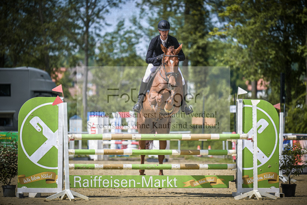 DOS_8403 | Entdecke hochwertige Reitturnierfotos von Foto Oger. Professionell, emotional und authentisch – jetzt Lieblingsmomente im Shop bestellen.Deutschlandweite Turnierfotografie. - Realisiert mit Pictrs.com