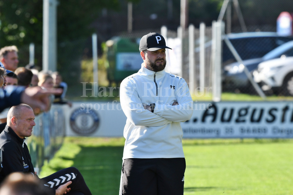 TSV Seebach : SV Wenzenbach | Quirin Grabolle (Co-Trainer TSV Seebach) - Realisiert mit Pictrs.com