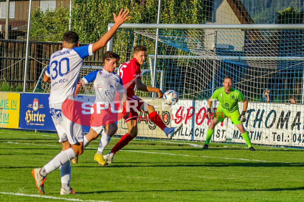 ASV Klagenfurt - SC St Veit 1-6, Unterliga Ost  3. Runde | Luca Pichler (ASV Klagenfurt #30) Philipp Höberl (SC St. Veit #15) Rene Robitsch (SC St. Veit #1) ASV Klagenfurt - SC St Veit 1-6 am 11.08.2023 in Klagenfurt
(Sportplatz Annabichl), Austria, (Photo by Ernst Krawagner sport-fan.at) - Realisiert mit Pictrs.com