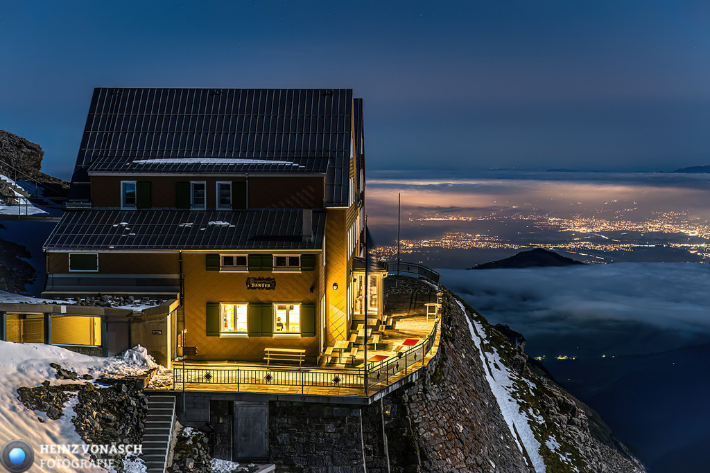 Säntis_0037 | Alle Bilder von Heinz Vonäsch Fotografie können alle zu günstigen Preisen gekauft werden! Download der Bilder, Ausdrucke, Postkarten, Tassen T-Shirts, Kalender, Alu- Dibond usw. - Realisiert mit Pictrs.com
