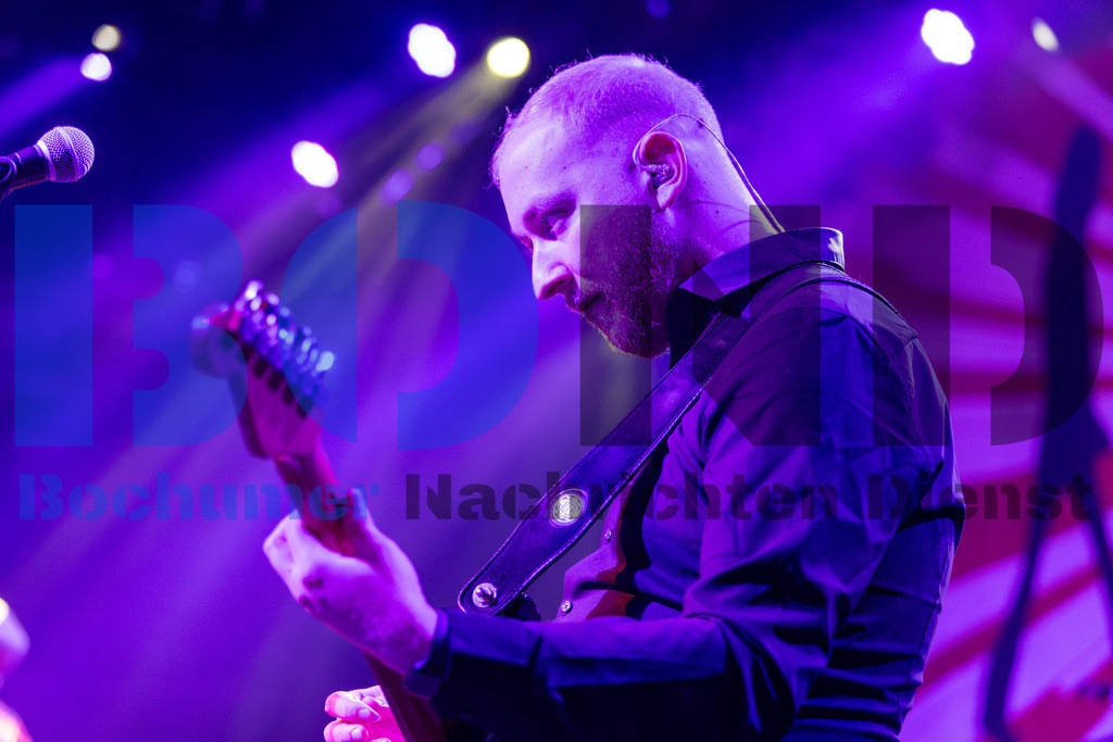 SES_GBAZEC20241227-27 | bond - Realisiert mit Pictrs.com