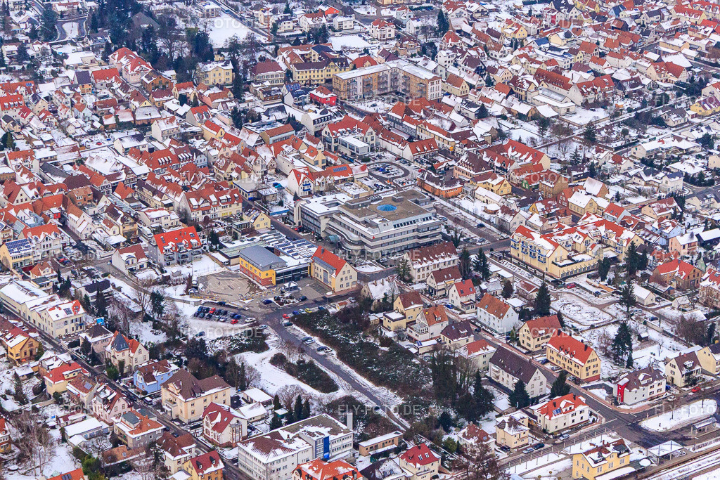 Gartenstraße  Im Winter bei Schnee | Luftbild: Gartenstraße  Im Winter bei Schnee in Kandel im Bundesland Rheinland-Pfalz in Deutschland. Foto: IMG_23509.jpg vom 16.01.2010 durch Werner Riehm/FLY-FOTO.de - Realisiert mit Pictrs.com