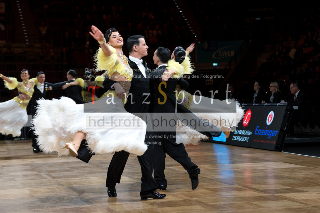20241109_DM-Formationen_Vorrunde_3002 | Tanzsportbilder, Standardtanz, Lateintanz, WDSF, DTV, LTVB, dancecomp, goc, hessen tanzt, blaues band der spree, walzer, tango, wiener walzer, slowfox, quickstepp, samba, rumba, cha-cha-cha, paso doble. jive, hd-kroft photography, turniertanzsport