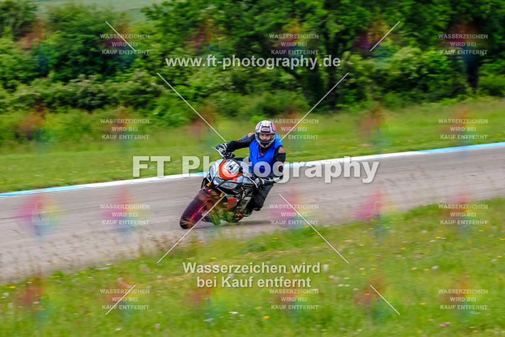 MotoTeam-3177 | Hier findet Ihr Bilder von Touristenfahrten auf der Nürburgring Nordschleife oder von anderen Veranstaltungen die ich besucht habe. Viel Spass beim Durch Schauen 