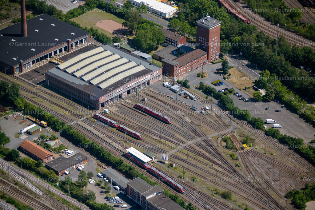 4035848 | BRAUNSCHWEIG 31.07.2020 Bahnbetriebswerk und Ausbesserungswerk, Wartung und Instandhaltung von Zügen des Personentransportes der Deutschen Bahn in Braunschweig im Bundesland Niedersachsen, Deutschland. // Railway depot and repair shop for maintenance and repair of trains of passenger transport in Brunswick in the state Lower Saxony, Germany. Foto: Gerhard Launer