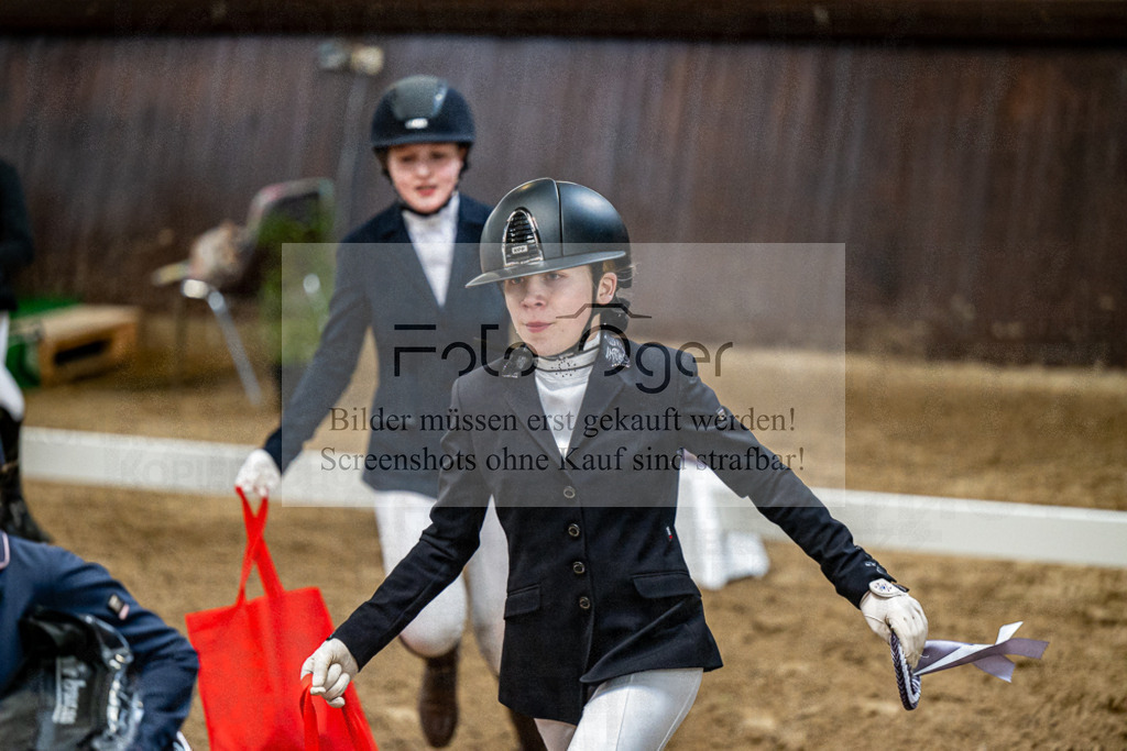 20240310-DOS_1369 | Entdecke hochwertige Reitturnierfotos von Foto Oger. Professionell, emotional und authentisch – jetzt Lieblingsmomente im Shop bestellen.Deutschlandweite Turnierfotografie. - Realisiert mit Pictrs.com