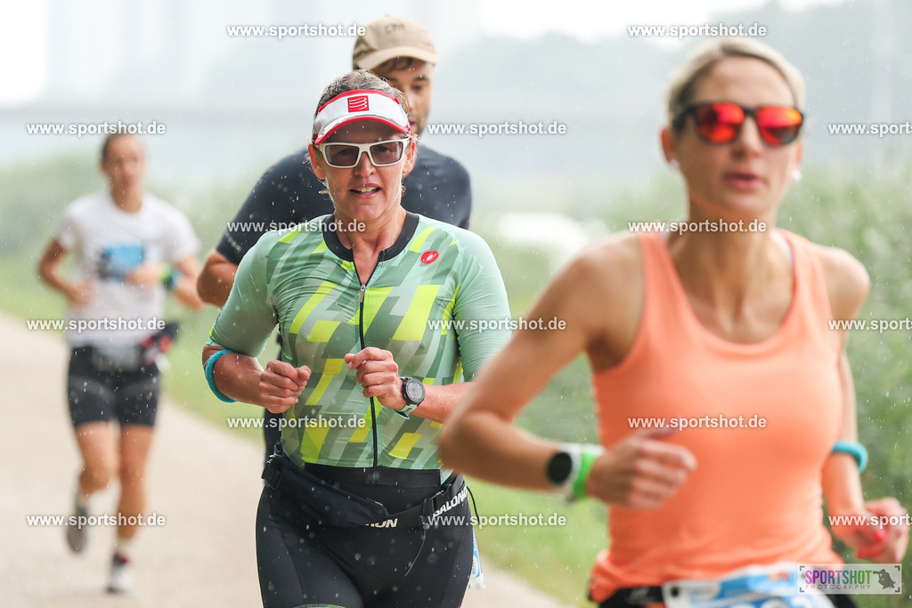LUR_1300 | 34. M-net Erlanger Triathlon 2025 #erlangertriathlon  #mnettriathlon2025 #mnettriathlon #team #olympischedistanz #mitteldistanz #triathlon #maindonaukanal  #erlangertriathlon2025 #yourpictrs #tv1848 #tv1848erlangen  #triathlonbayern #sportinerlangen #demsportverbunden #sportshot_your_pictrs Copyright: www.sportshot.de