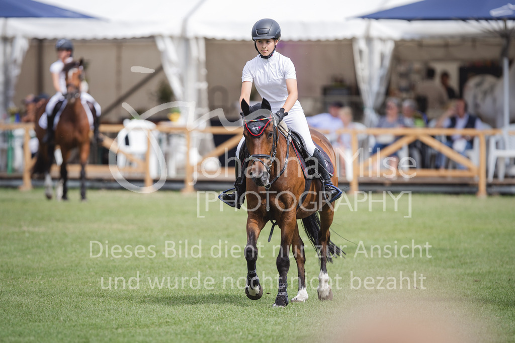 230714_LC_Mini-223 | Deine schönsten Turniermomente als professionelle Fotos! Entdecke hochwertige Pferdesport-Fotografie im Online-Shop. Jetzt Fotos finden & bestellen!