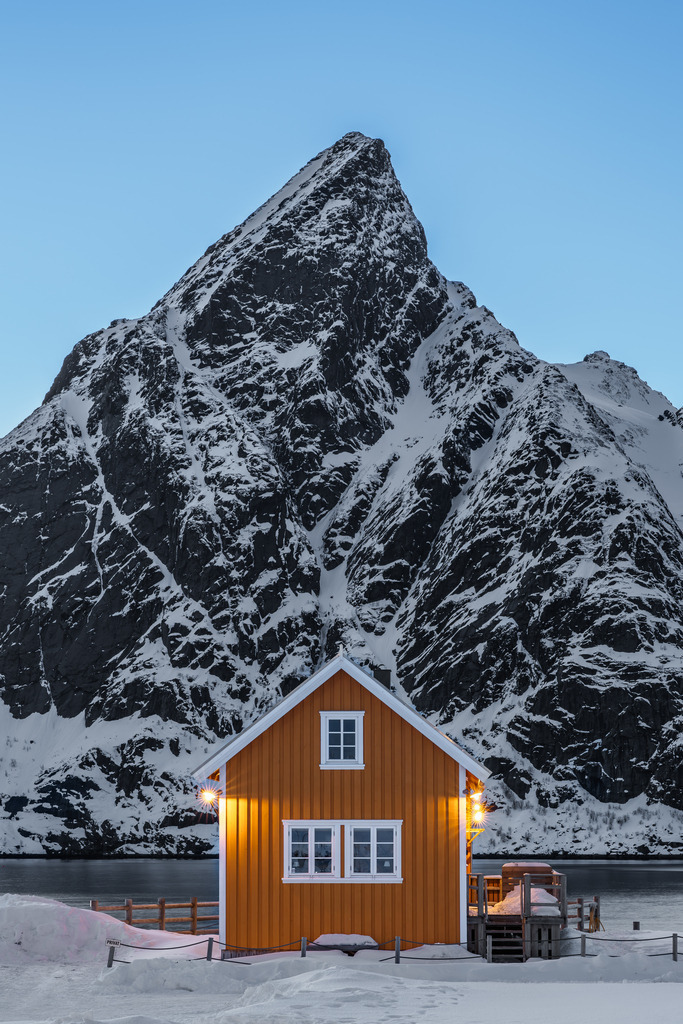 Das gelbe Haus | Heiko Oßwald - Realisiert mit Pictrs.com