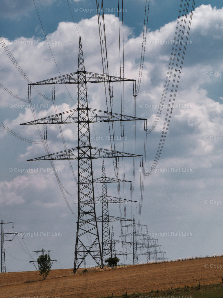 Hochspannugsmasten_08 | Stockfotos, Fotos mit Miniaturfiguren und kreativen Ideen. Dabei auch vieles aus der Metropolregion Rhein-Neckar. 