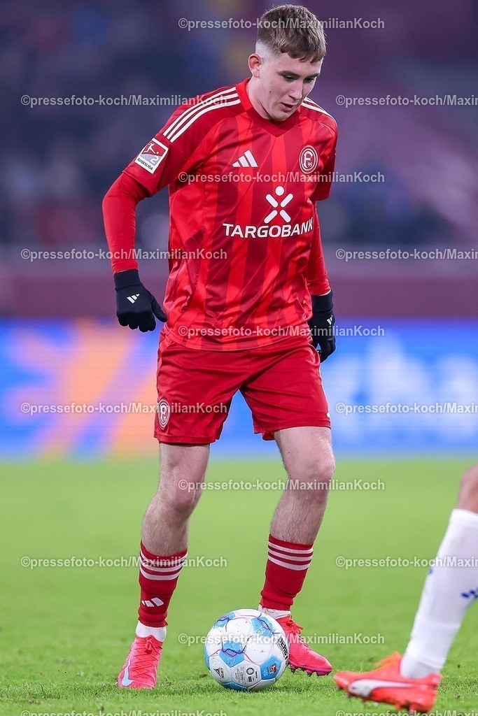 Due17012502129 | 17.01.2025, Fußball, Fortuna Düsseldorf - SV Darmstadt 98, 2.. Fußball Bundesliga, 18. Spieltag, Merkur Spiel-Arena, Saison 2024 2025: Isak Johannesson (Fortuna Düsseldorf #8)DFB regulations prohibit any use of photographs as image sequences and or quasi-video.