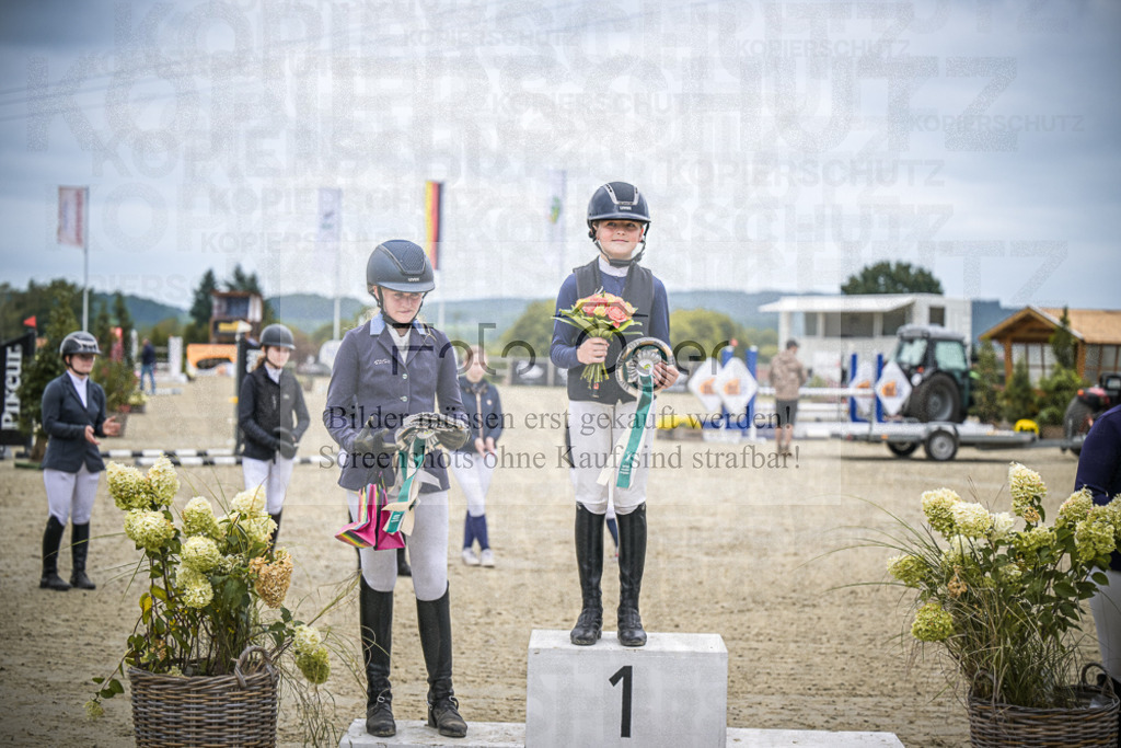 DOS_0066 | Entdecke hochwertige Reitturnierfotos von Foto Oger. Professionell, emotional und authentisch – jetzt Lieblingsmomente im Shop bestellen.Deutschlandweite Turnierfotografie. - Realisiert mit Pictrs.com