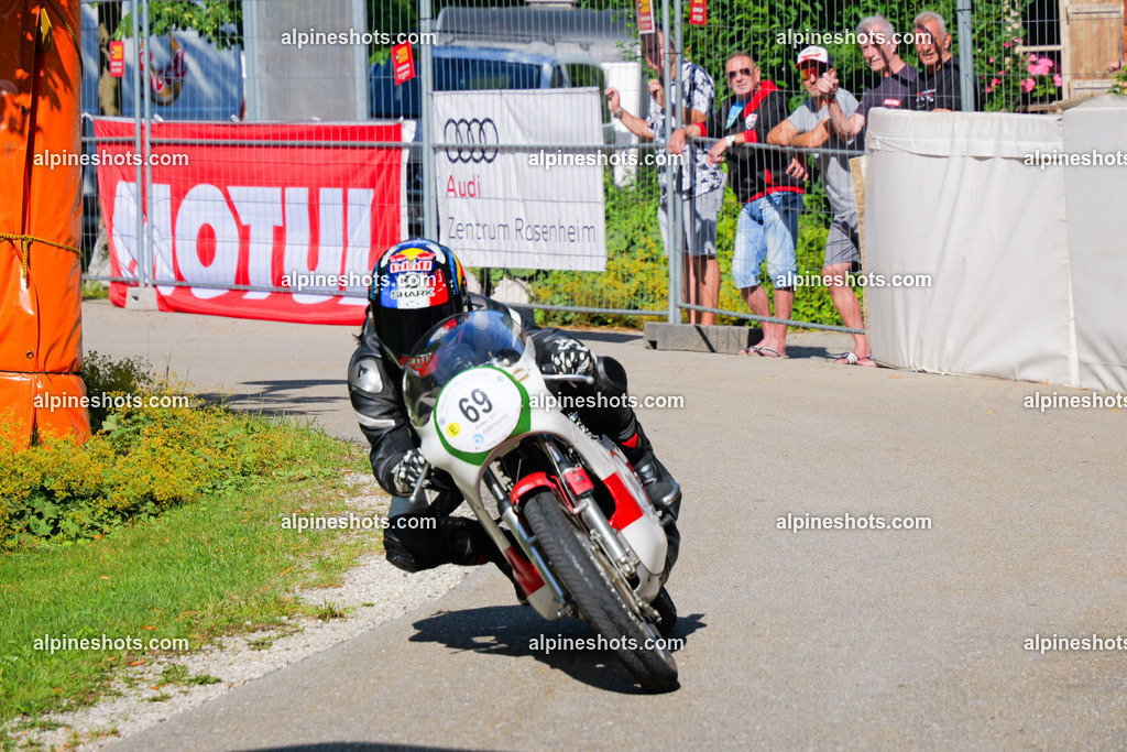 P1025760 | Erleben Sie atemberaubende, hochqualitative Fotos Ihrer Fahrt entlang der malerischen Alpenstraßen. Besuchen Sie alpineshots.com, um professionelle Aufnahmen Ihrer unvergesslichen Reise zu finden und zu kaufen - Realisiert mit Pictrs.com