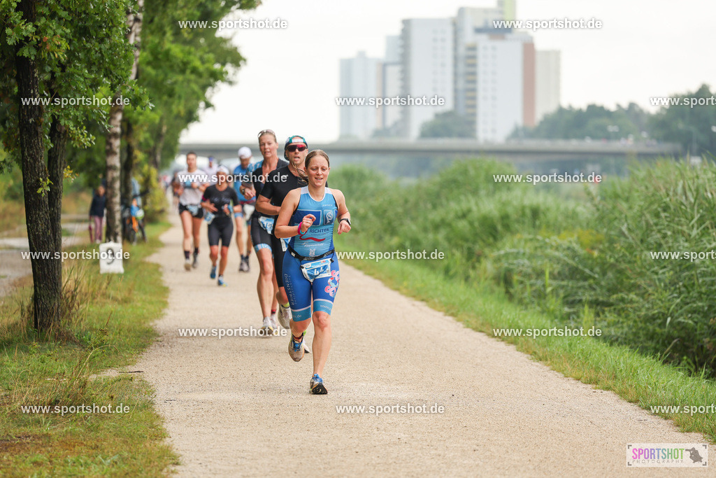LUR_1907 | 34. M-net Erlanger Triathlon 2025 #erlangertriathlon  #mnettriathlon2025 #mnettriathlon #team #olympischedistanz #mitteldistanz #triathlon #maindonaukanal  #erlangertriathlon2025 #yourpictrs #tv1848 #tv1848erlangen  #triathlonbayern #sportinerlangen #demsportverbunden #sportshot_your_pictrs Copyright: www.sportshot.de