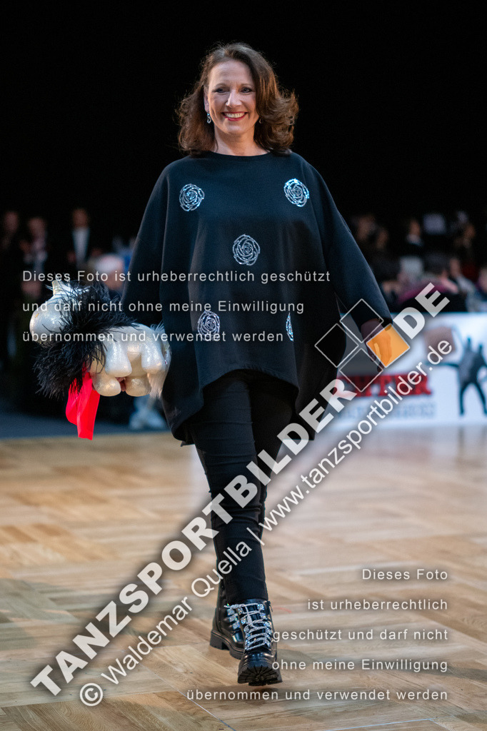 20250118-11778 | Hier finden Sie Tanz Bilder vom Latein und Standard Formationen tanzen. Sportbilder vom Tanzsport. Schöne Fotos und von Weltmeisterschaft, Europameisterschaft, Bundesliga, Regionalliga, Oberliga und Landesliga sowie von GOC Stuttgart, DanceComp, WM Bremen