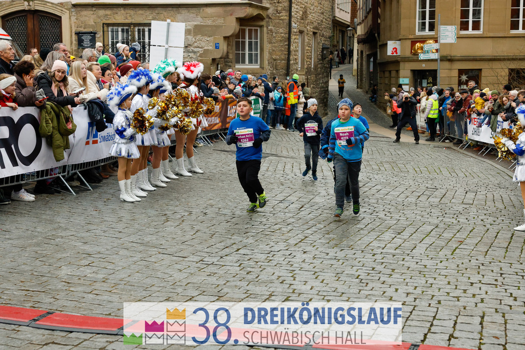400m AOK Junior Cup | 3 Koenigslauf 2024 400m AOK Junior Cup - Realisiert mit Pictrs.com