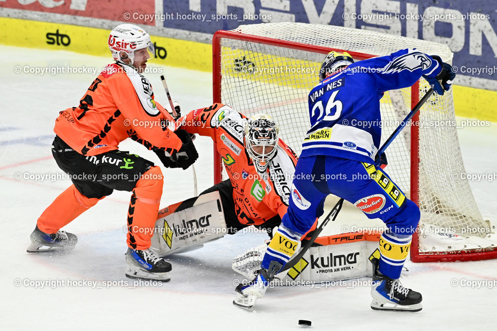 EC IDM WÄRMEPUMPEN VSV vs. MOSER MEDICAL GRAZ99ERS | #46 Anders Koch Graz 99ers, #33 Maxime Lagacé Graz 99ers, #26 Guus van Nes EC VSV, EC IDM WÄRMEPUMPEN VSV vs. MOSER MEDICAL GRAZ99ERS, EC IDM WÄRMEPUMPEN VSV vs. MOSER MEDICAL GRAZ99ERS am 12.03.2026 in Villach (Stadthalle Villach), Austria, (Photo by Bernd Stefan)