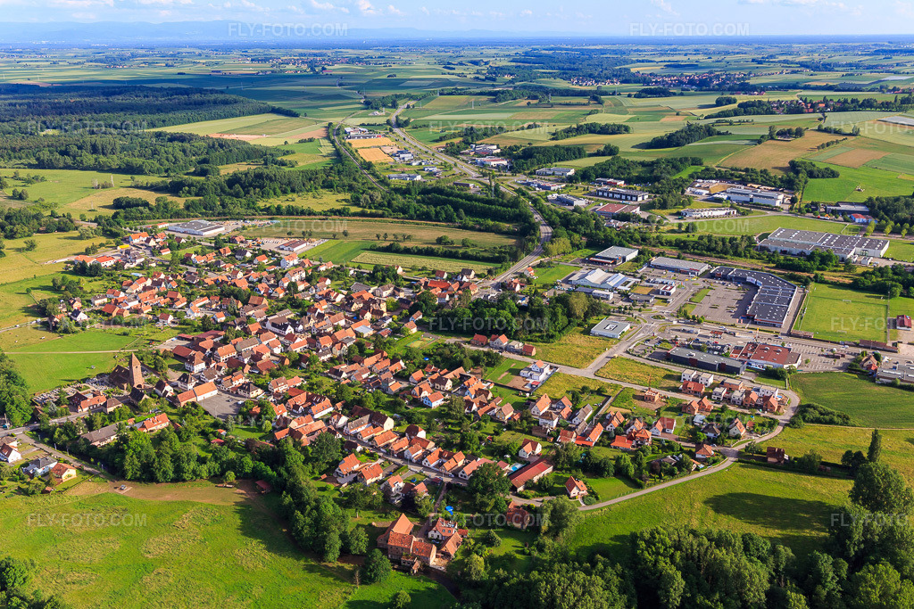 Aerial view: View of the town from the north in the district Altenstadt in Wissembourg in the state Bas-Rhin, France. – Photo: IMG_115380.jpg taken on 06/16/2019 by Werner Riehm/FLY-FOTO.com – Resolution of the original: 5312 x 3541 px