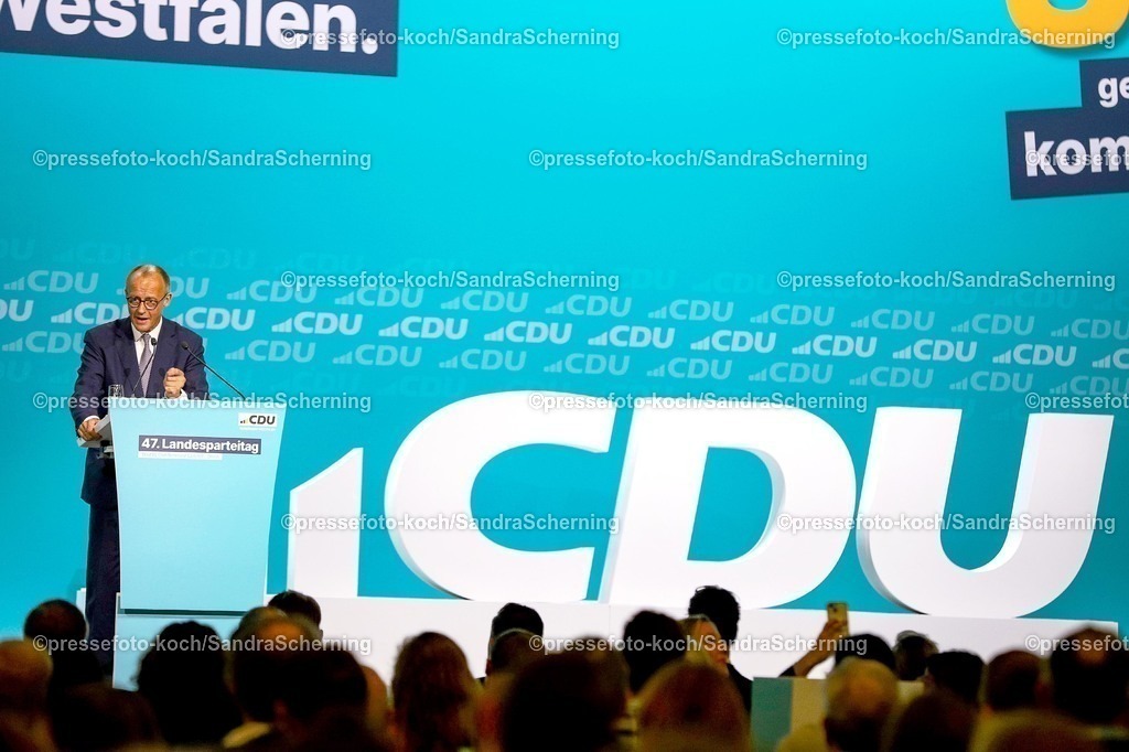 xsscx30082501018 | 30.08.2025, xsscx, Bundeskanzler Friedrich Merz der Bundesrepublik Deutschland auf dem 47. Landesparteitag der CDU Nordrhein-Westfalen mit dem Motto - SO! geht kommunal - im World Conference Center in Bonn Nordrhein-Westfalen Deutschland