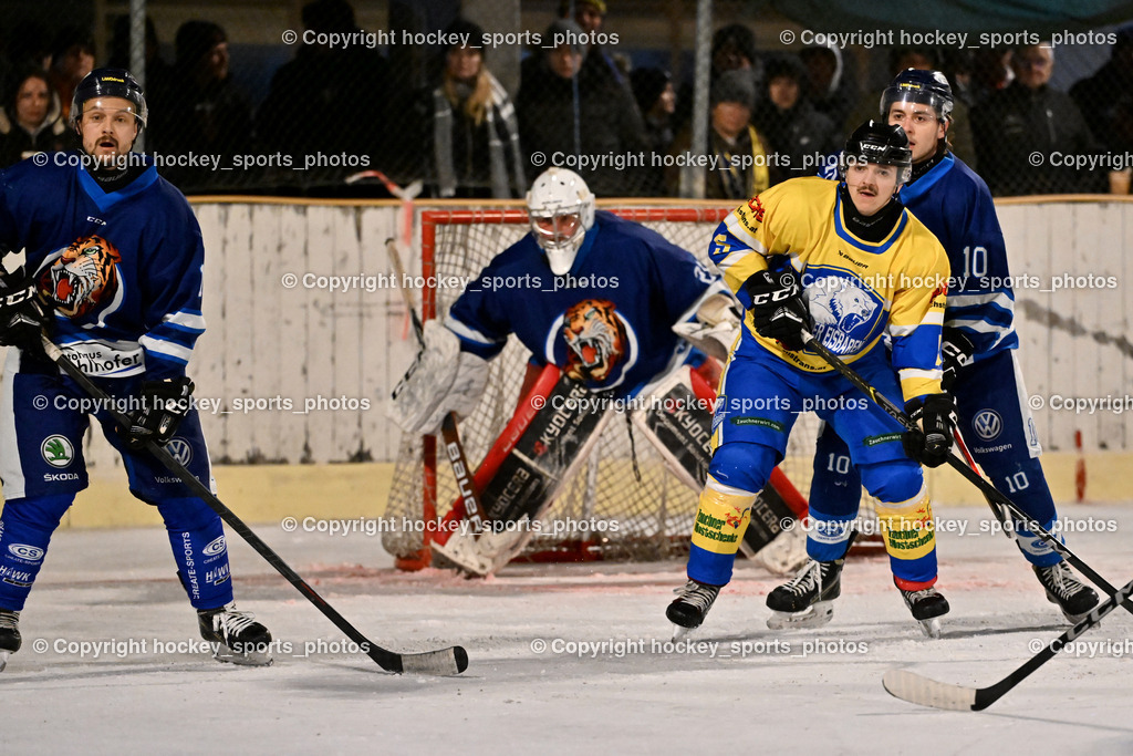 ELV Zauchen vs. EC Tigers Paternion  | #19 Kampitsch Lukas EC Tigers Paternion, #5 Eder Manfred ELV Zauchen, #10 Ortner Philipp EC Tigers Paternion, #21 Lesacher Jürgen EC Tigers Paternion, ELV Zauchen vs. EC Tigers Paternion , ELV Zauchen vs. EC Tigers Paternion  am 02.01.2025 in Eisoval Zauchen (Stadthalle Villach), Austria, (Photo by Bernd Stefan)