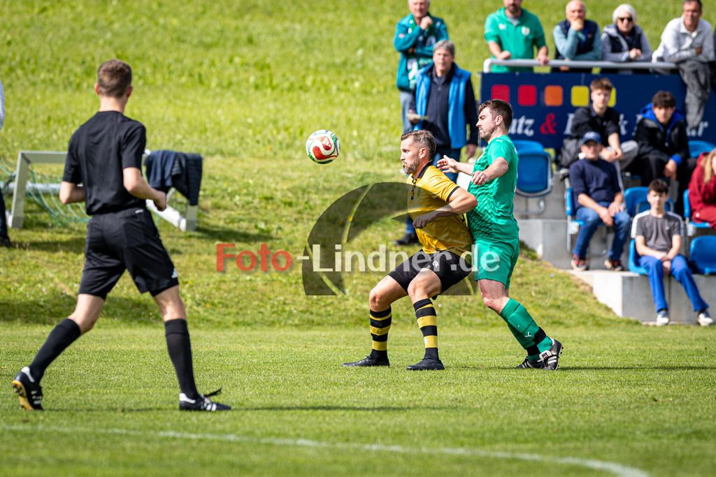 SV Haunshofen gegen TSV Perchting-Hadorf | Fußball Herren A-Klasse Gruppe 5 Zugspitze 2025/26 24. Spieltag, SV Haunshofen gegen TSV Perchting-Hadorf, 20260517,Zweikampf,2026-05-17 in 82407 Haunshofen (Rasenplatz 1, Hauptstraße 60), Christoph KAMMERLAND (TSV Perchting-Hadorf 18), Maximilian STEIGENBERGER (SV Haunshofen 3)Copyright: WolfgangxLindner www.foto-lindner.de