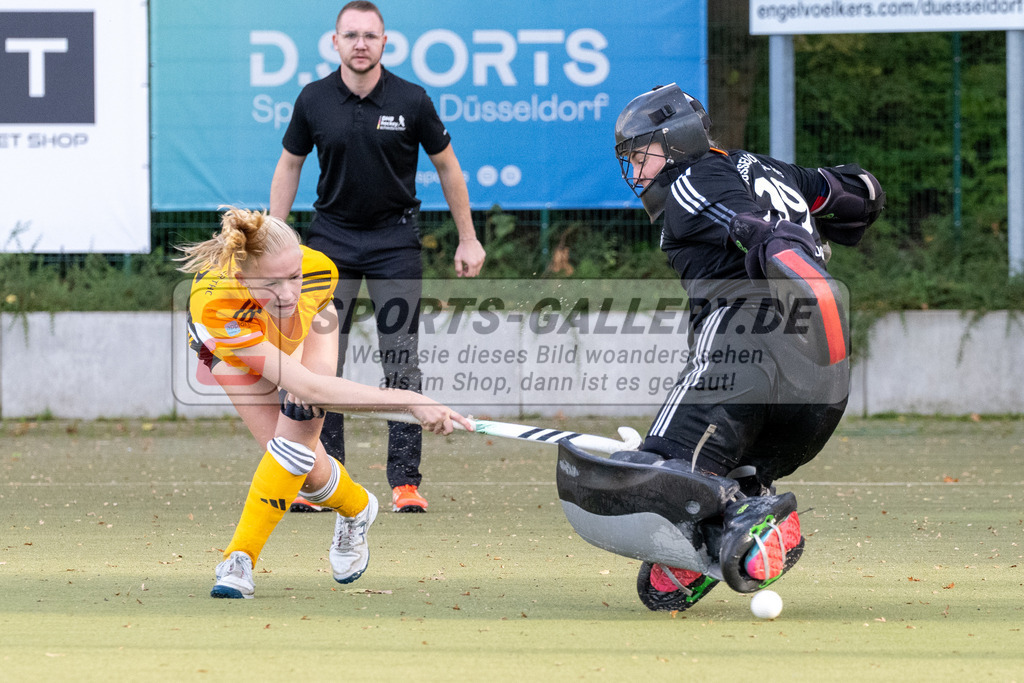 SFE_20231021_0255 | Deutsche Meisterschaft Weibliche U16 Halbfinale Düsseldorfer HC - Harvestehuder THC am 21.10.2023 in Köln (Düsseldorfer Hockeyclub 1905 e.V.), Photo: Stephan Fehrmann 2023 (Sports-Gallery)