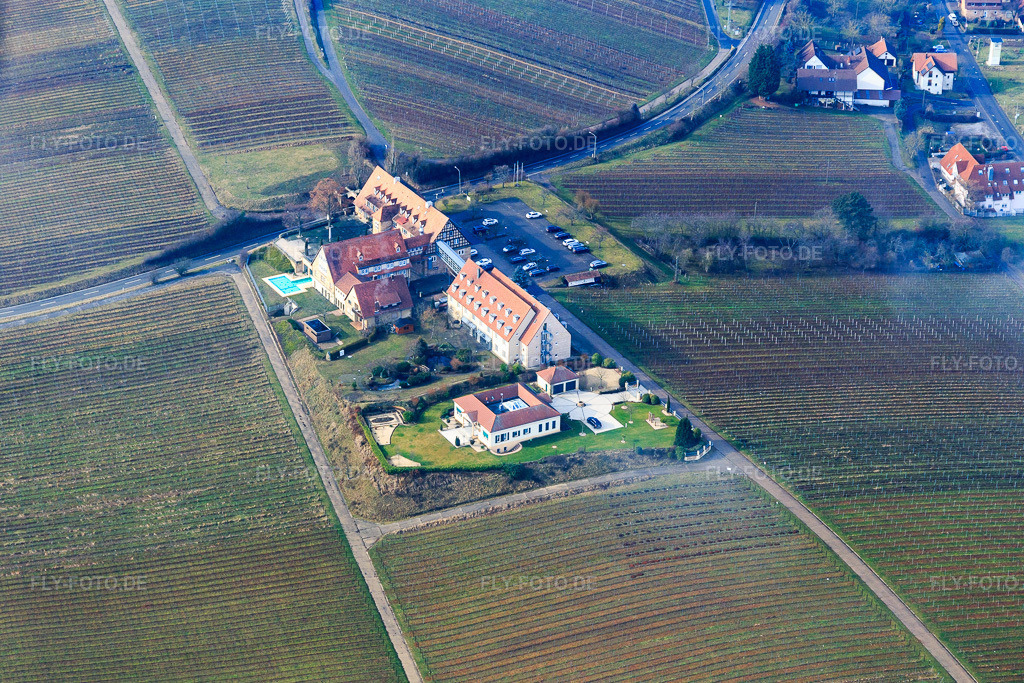 Luftbild: Hotel Leinsweiler Hof im Winter aus Osten in Leinsweiler im Bundesland Rheinland-Pfalz in Deutschland. Foto: IMG_096483.jpg vom 02.02.2017 durch Werner Riehm/FLY-FOTO.de