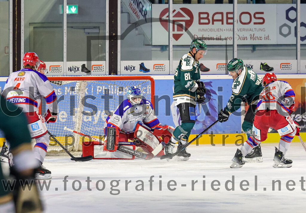 2025-09-14_042_TSV_Erding_gegen_EC_Peiting | Erding, Deutschland, 14.09.2025:Eishockey, Oberliga Süd 2025 / 2026, Testspiel, TSV Erding gegen EC Peiting, Endergebnis: 2:3Maximilian Forster (Erding Gladiators, #81), Thomas Brandl (Erding Gladiators, #12)Foto: Christian Riedel / fotografie-riedel.net
