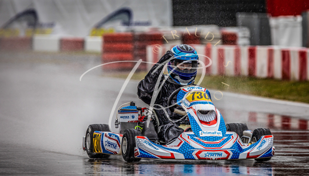 8841f03228bf44b8b7ce446800000458 | traudl_s_fotos