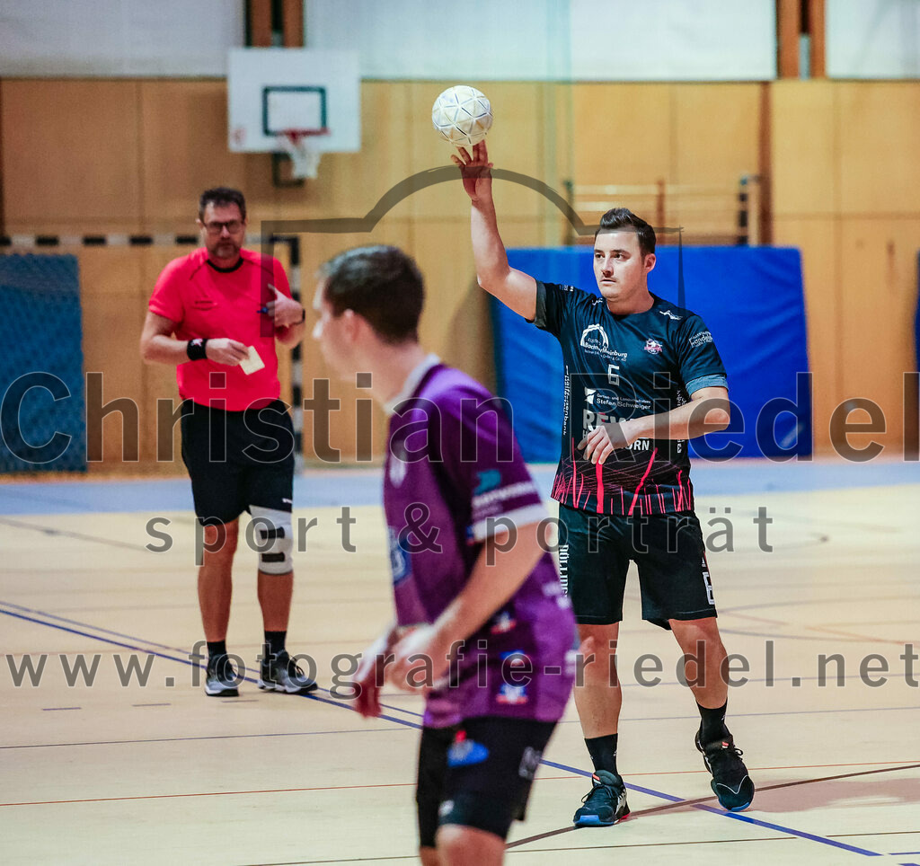 2023-11-26_069_SpVgg_Altenerding_gegen_TSV_1861_Mainburg | Erding, Deutschland, 26.11.2023:
Handball, Bezirksoberliga Männer 2023 / 2024, 9. Spieltag, SpVgg Altenerding gegen TSV 1861 Mainburg, Endergebnis: 34:20

Fabian Kuhns (TSV 1861 Mainburg, #6)

Foto: Christian Riedel / fotografie-riedel.net
