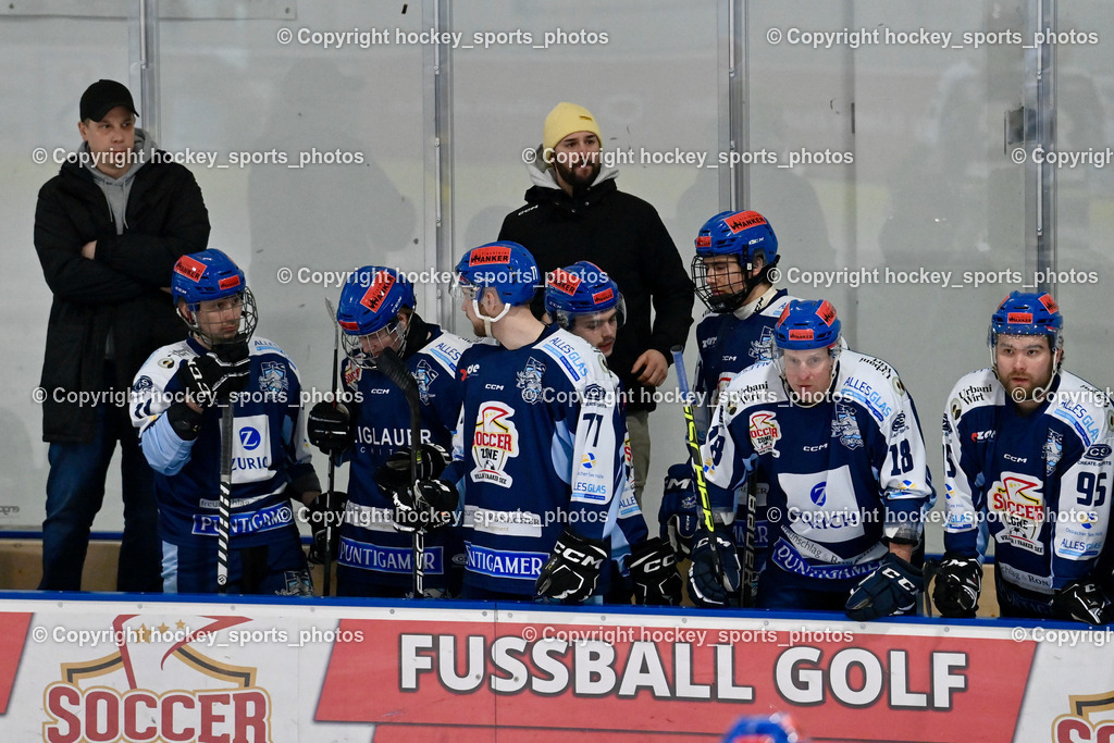 ESC Steindorf vs. EC Hornets Spittal 25.2.2024 | Spielerbank ESC Steindorf, Headcoach ESC Steindorf MAYER Michael, Assistentcoach ESC Steindorf Gasser Daniel, #11 Czechner Sandro ESC Steindorf, #21 Steiner Moritz ESC Steindorf, #18 Pewal Martin ESC Steindorf, #95 GELFANOV RUSLAN ESC Steindorf, ESC Steindorf vs. EC Hornets Spittal 25.2.2024, ESC Steindorf vs. EC Hornets Spittal 25.2.2024 am 25.02.2024 in Steindorf (Ossiachersee Halle), Austria, (Photo by Bernd Stefan)