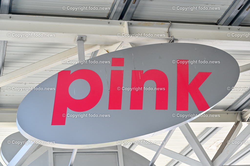 Mineraloelunternehmen_ Linz_ 05.07.2023-20 | 05.07.2023, Linz, AUT, Mineraloelunternehmen, im Bild Pink, Tankstelle, Marke, Zapfhahn, Zapfsaeule, Logo, Schild, Tafel, Preise