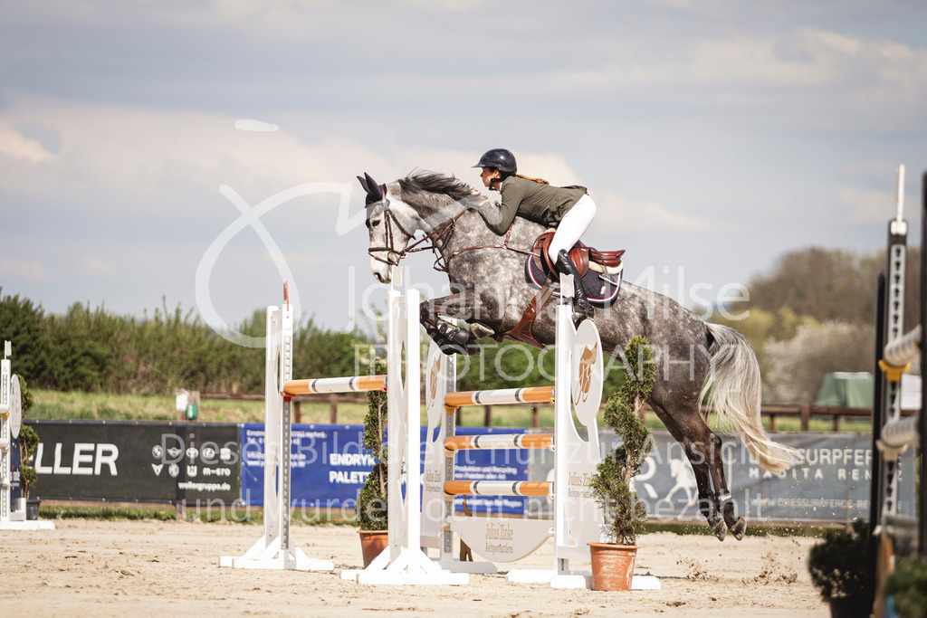 250416_M2-Springen-410 | Deine schönsten Turniermomente als professionelle Fotos! Entdecke hochwertige Pferdesport-Fotografie im Online-Shop. Jetzt Fotos finden & bestellen!