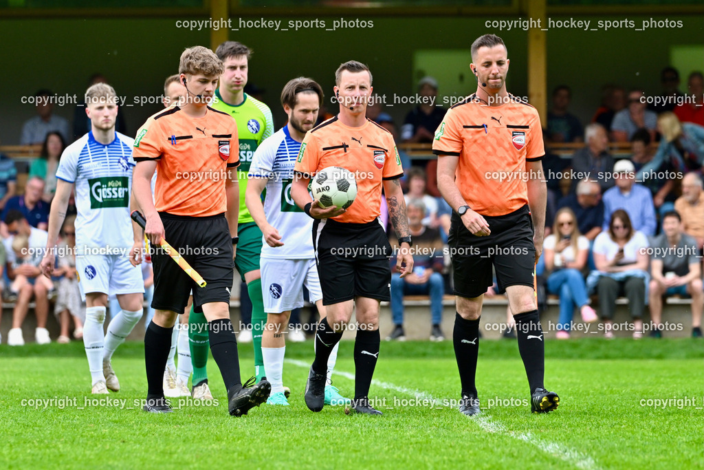 ATUS Velden vs. SV Dellach Gail | Noah Fellner Referee, Christof Perchtold Referee, Gregor Komar,  Referee, #23 Maximilian Wastian Dellach Gail, ATUS Velden vs. SV Dellach Gail, ATUS Velden vs. SV Dellach Gail am 03.05.2025 in Velden (Wald Arena Velden), Austria, (Photo by Bernd Stefan)