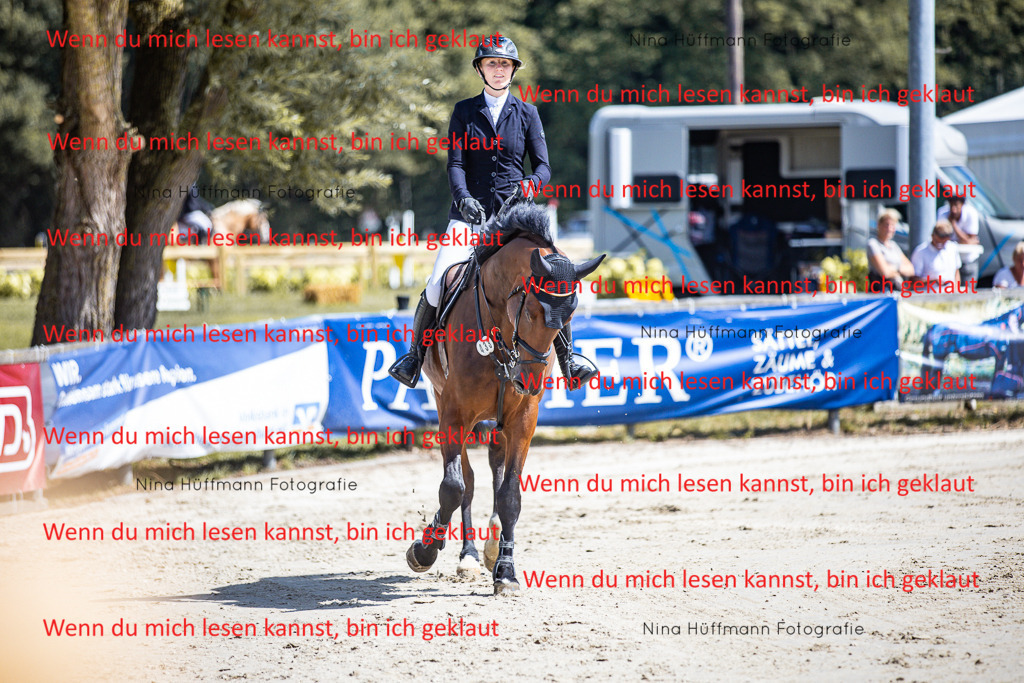 BK1A5011 | Turnierbilder Turnierfotos Nina Hüffmann Turnierfotografie Pferdefotografie Tierzeichnung Haustierzeichnung Pferdezeichnung Hundezeichnung Videograf  - Realisiert mit Pictrs.com