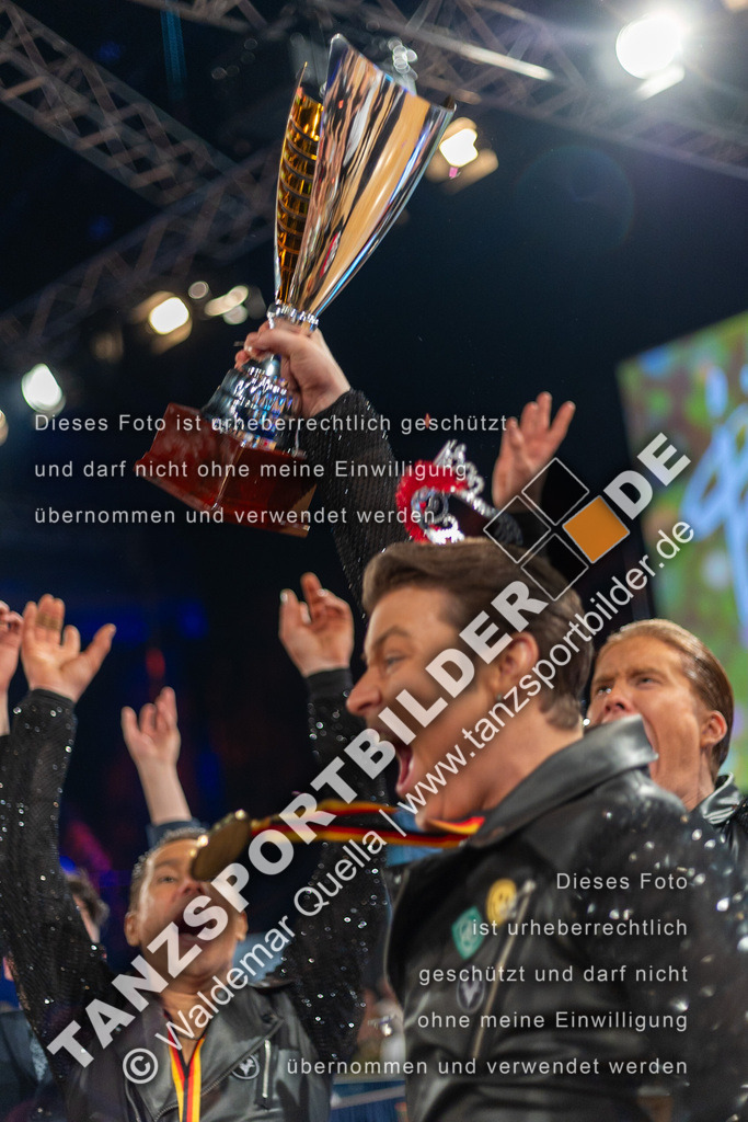 20231111-07294 | Hier finden Sie Tanz Bilder vom Latein und Standard Formationen tanzen. Sportbilder vom Tanzsport. Schöne Fotos und von Weltmeisterschaft, Europameisterschaft, Bundesliga, Regionalliga, Oberliga und Landesliga sowie von GOC Stuttgart, DanceComp, WM Bremen