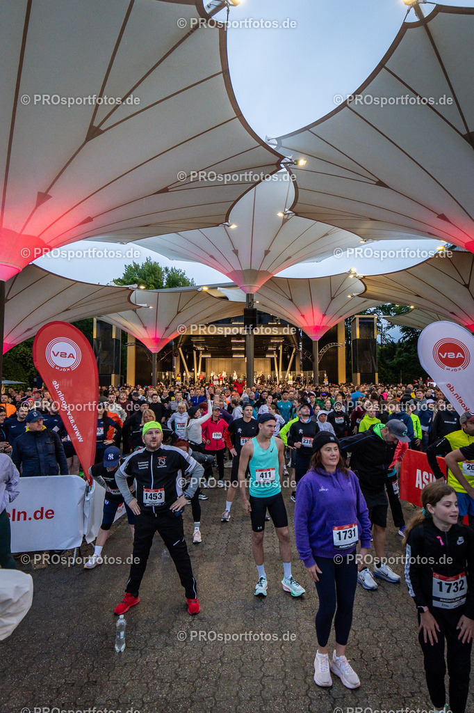 23. ASV Nachtlauf; Koeln, 13.05.26 | Impressionen vom 23. ASV Nachtlauf am 13.05.26 am Tanzbrunnen in Koeln. Foto: BEAUTIFUL SPORTS/Axel Kohring