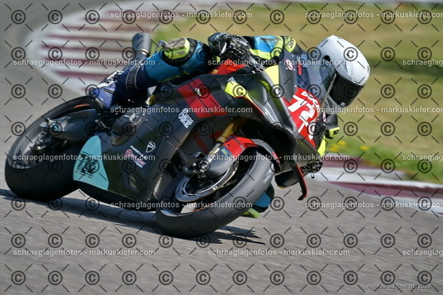 26BT02-1238 | markuskiefer.com - Realisiert mit Pictrs.com