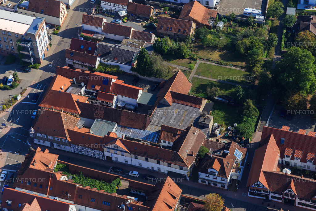 Luftbild: Rheinstraße x Bahnhofstr in Kandel im Bundesland Rheinland-Pfalz in Deutschland. Foto: IMG_094946.jpg vom 24.09.2016 durch Werner Riehm/FLY-FOTO.de