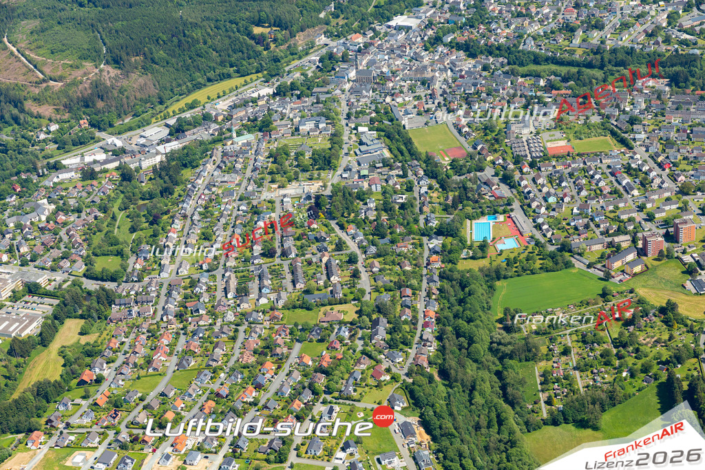 Das Luftbild zeigt :  Naila - Die Luftaufnahme wurde 2024 vom UL-Flugzeug aus erstellt ( keine Drohne ) - Hochauflösende Luftaufnahme - Für grossformatige Ausdrucke geeignet. Die Geschenkidee !Mit Lizenz und Bildrechte bestellbar