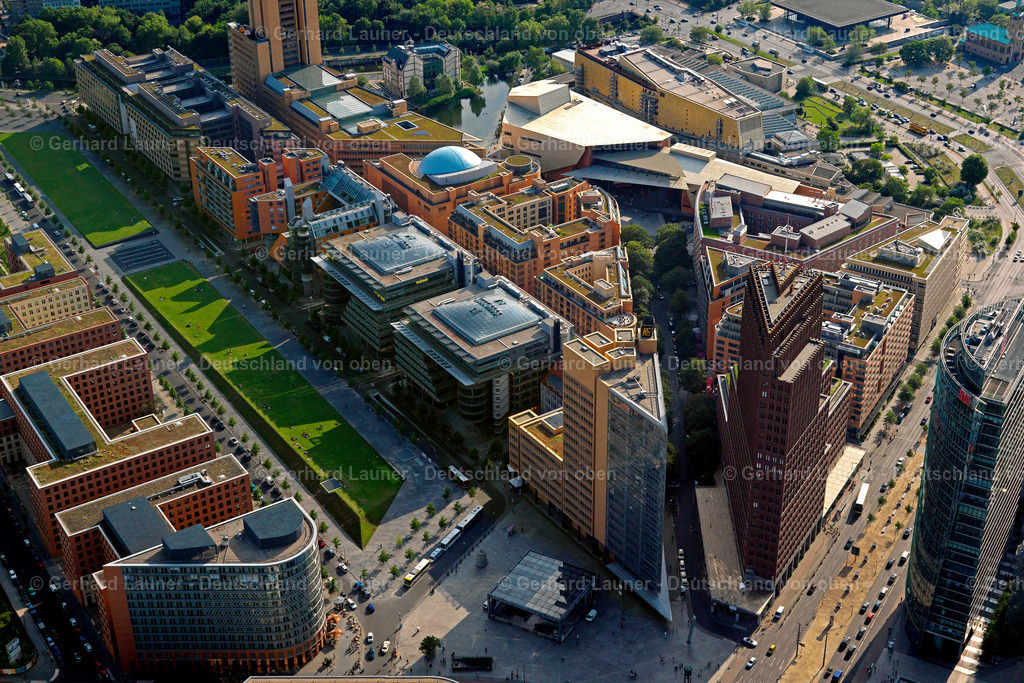 2790229 | Potsdamer Platz und Arkaden in Berlin