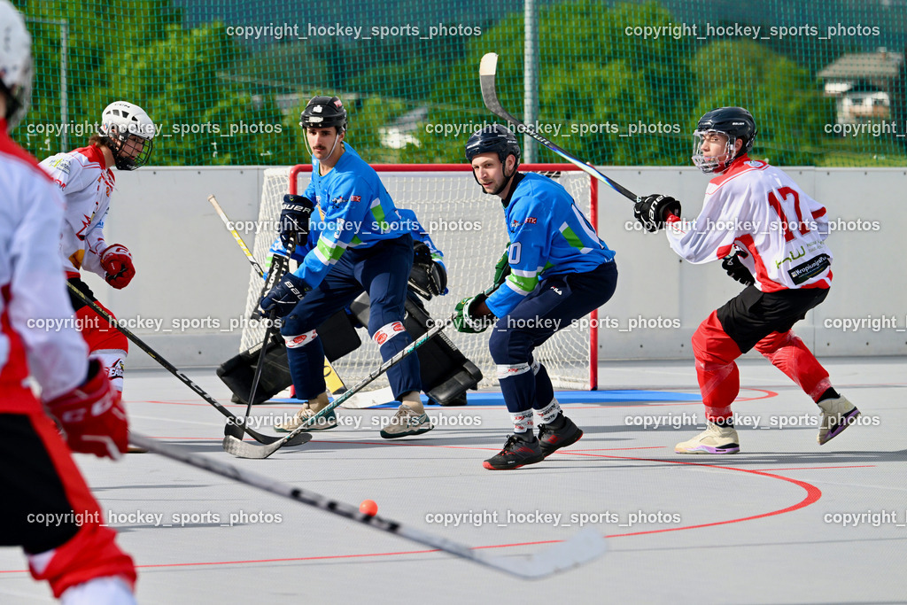 SV ASKÖ Ballhockey Villach vs. Ultras Spittal | #17 Tomaschitz Sebastian HSC Zwa, #10 Prohinig Lukas SV ASKÖ Ballhockey, #3 Fertschai Matthias SV ASKÖ Ballhockey, SV ASKÖ Ballhockey Villach vs. Ultras Spittal, SV ASKÖ Ballhockey Villach vs. Ultras Spittal am 10.05.2026 in Villach (Alpen Arena ), Austria, (Photo by Bernd Stefan)