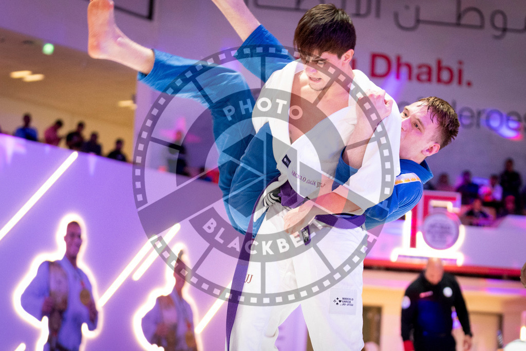 20231109PBB6135 | Fighters compete during the AJP World Professional Championship in the Mubadala Arena in Abu Dhabi, Arab United Emirates, on November 9, 2023.