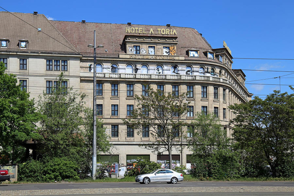 Hotel Astoria | Das Team hinter BILDLEXIKON LEIPZIG bündelt historische wie aktuelle Informationen über die Stadt Leipzig in Text und Bild auf einer Plattform und stellt diese der interessierten Öffentlichkeit zur Verfügung.